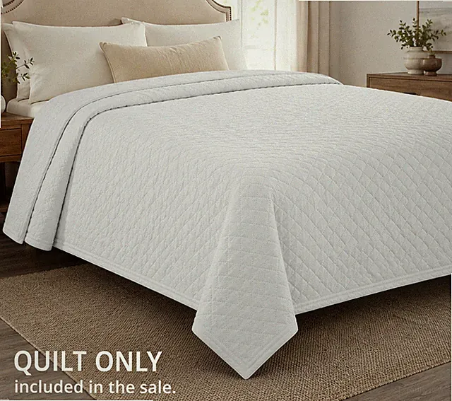 NEW Quilt Set Queen Size WHITE Bedding NIB SEALED 2 Pillow Shams