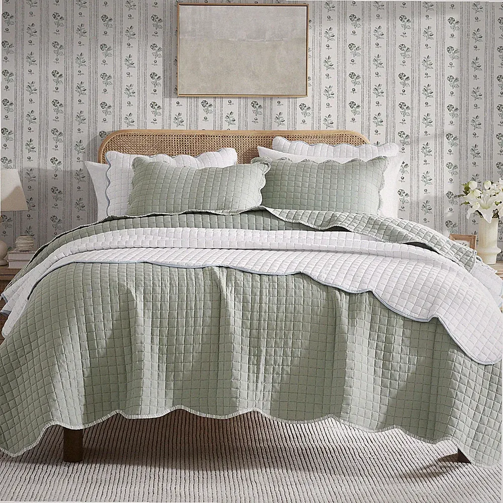 WDCOZY Sage Green King Quilt Bedding Set, Scalloped Farmhouse, All-Season