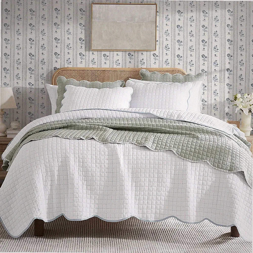 WDCOZY White Oversized California King Quilt Bedding Set, Scalloped